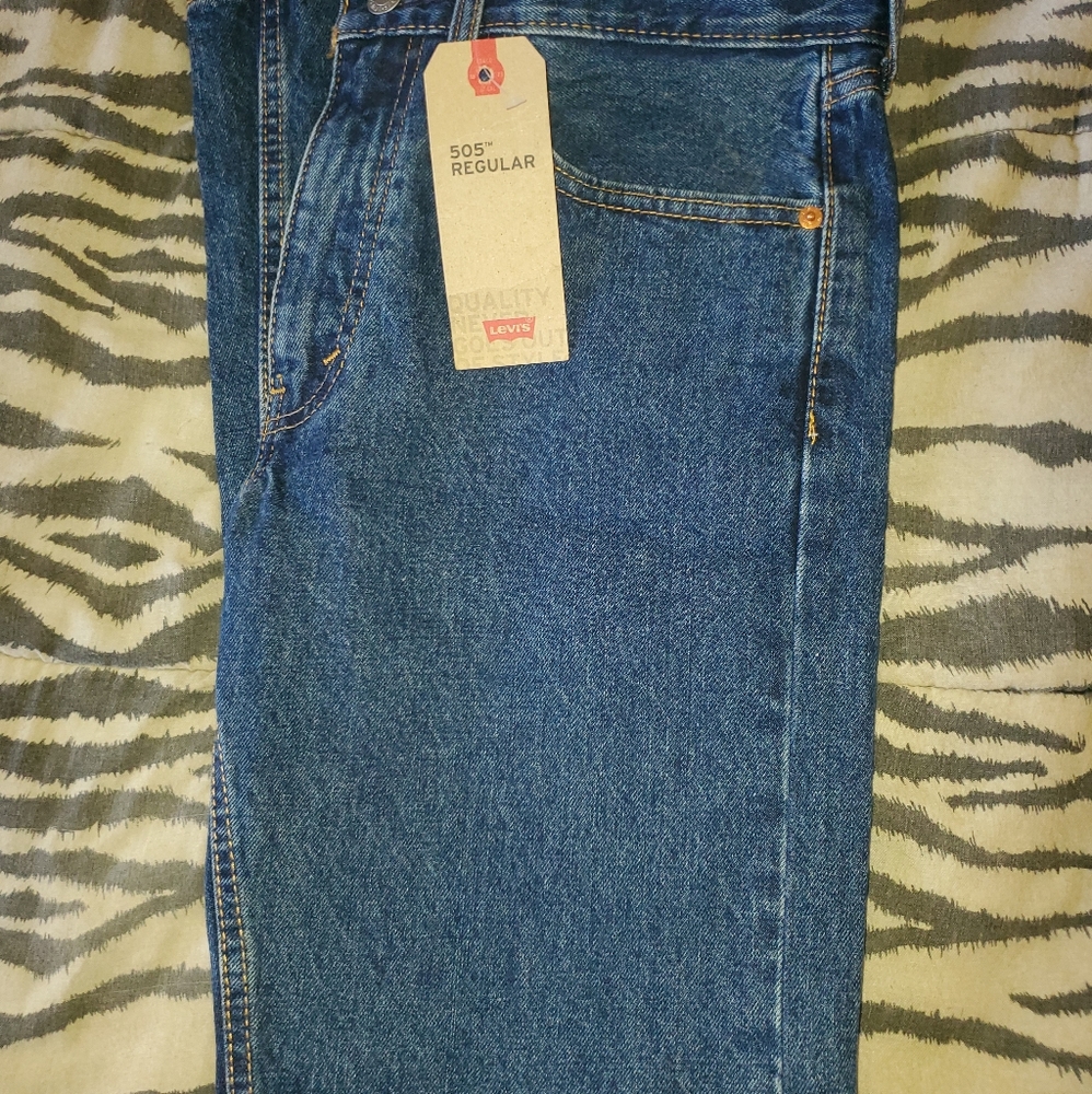 Levis